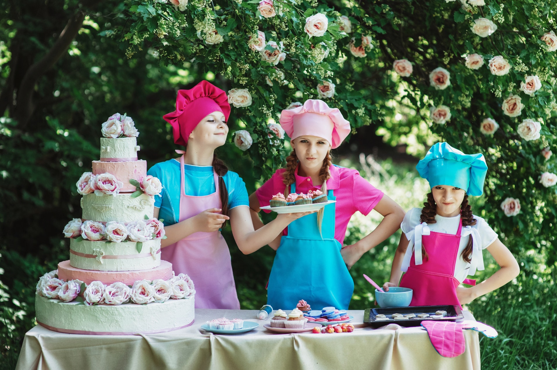 3-person-s-preparing-the-cake-and-the-cup-cakes-34701